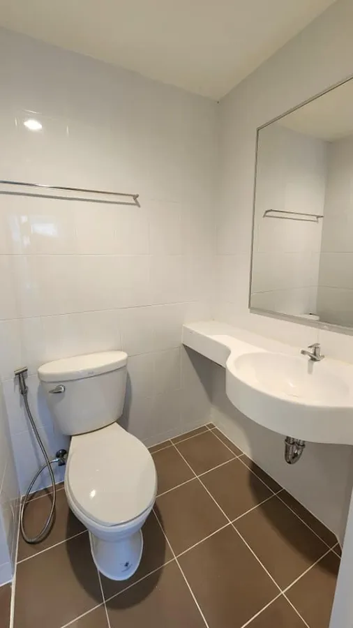 For sale, Lumpini Ville On Nut-Phatthanakan, empty room, 7th floor, good position, partition room, special price, hurry up and book now.