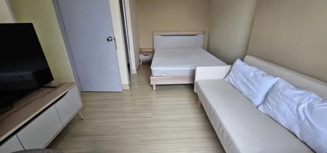 ให้เช่า เดอะพาร์คแลนด์ ศรีนครินทร์ ห้องกว้างมากเวอร์ มี walk-in closet และโซฟาปรับนอนได้ รีบจองเลย images