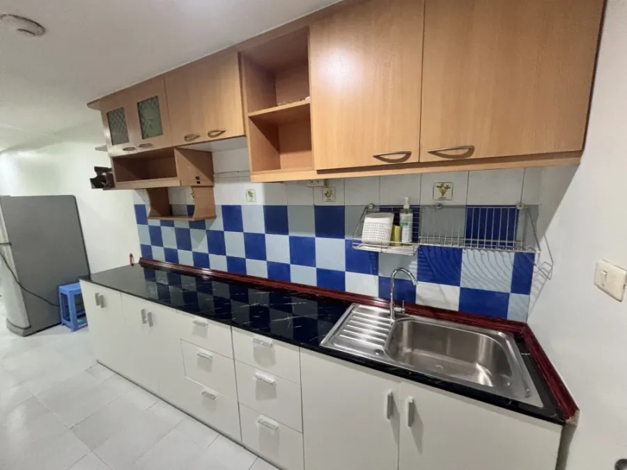 For rent Supalai Park Phahon Yothin 21, room on a very high floor (28th floor), divided into separate rooms, don't miss it.
