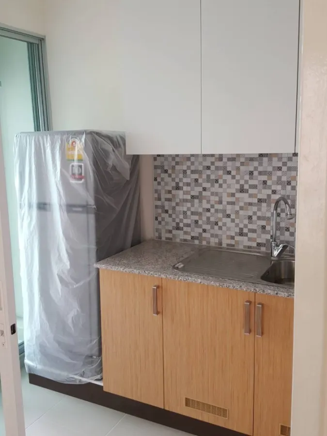 For rent, Saranville @ Happy Land, size 35 sqm., Beautiful room, pool view, fully furnished, interested, do not miss it hard