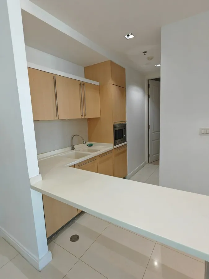 For sale rent: Athenee Residence, large room, fully built-in furniture, unblocked view. Don't just look and book now.