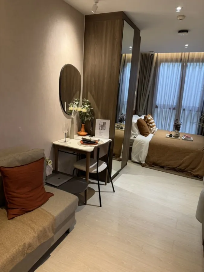 Selling down payment New Cross Khu Khot Station, Building F, 6th floor, good project, nice location. If interested, hurry to reserve it.