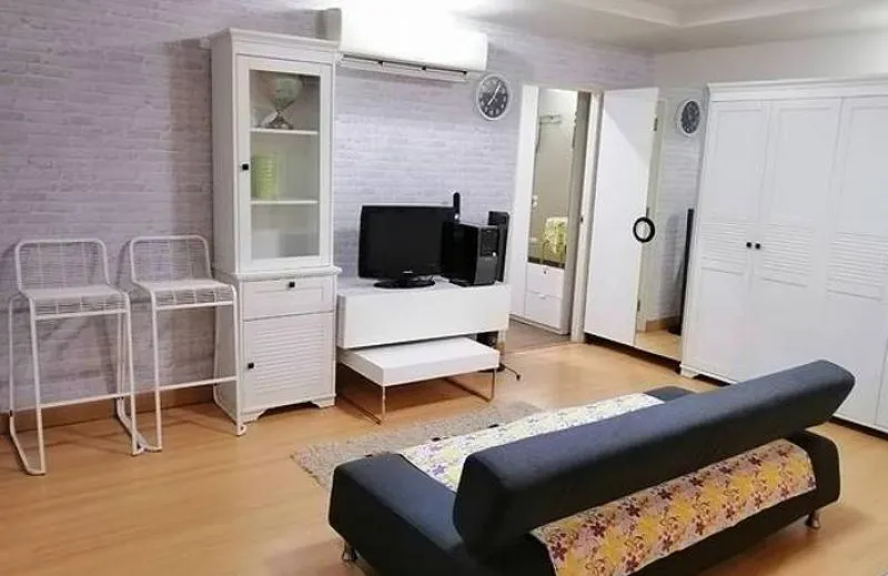 ให้เช่า แฮปปี้ คอนโด รัชดา 18 ชั้น 1 2ห้องนอน ห้องกว้างสุดๆ เฟอร์ครบ!! ลากกระเป๋ามาเลยจ้าาา รีบเลยๆ