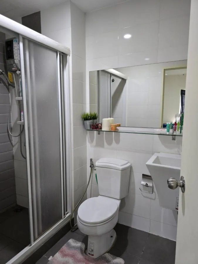 Urgent sale!! Condo Aspire Srinakarin, 3rd floor, Building A, beautifully decorated room, good price, ready to move in immediately. Book now!!