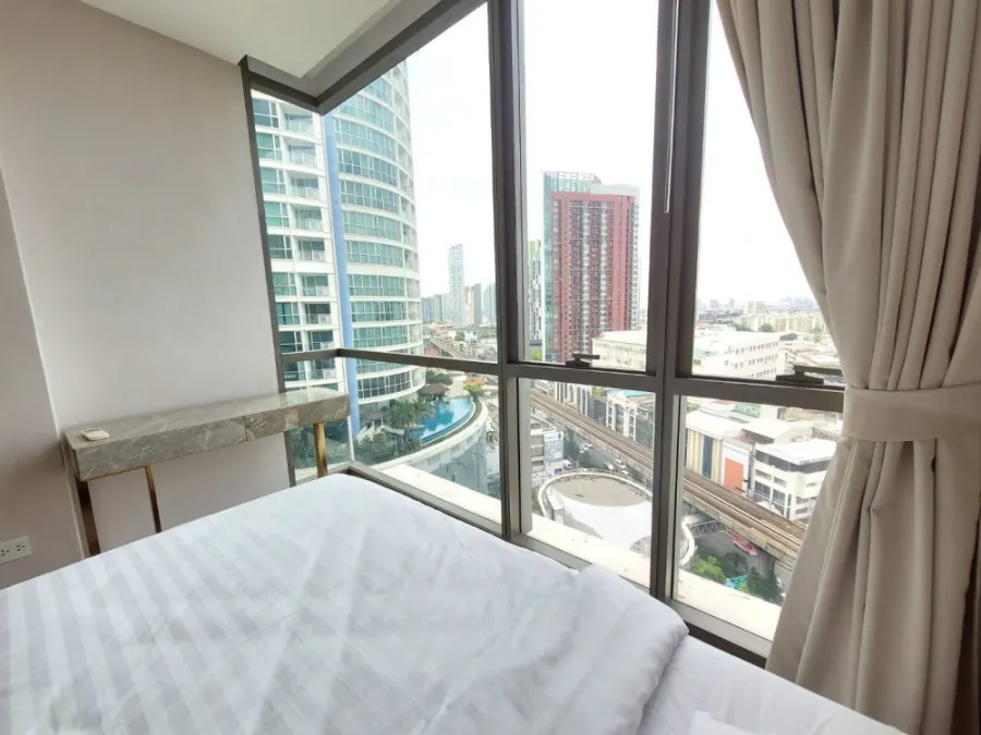 ขาย ให้เช่า!! คอนโด เดอะ รูม สุขุมวิท 69 ห้องกว้างขวาง ตกแต่งอย่างดี ติดวอลเปเปอร์ทั้งห้อง จองเลย!!