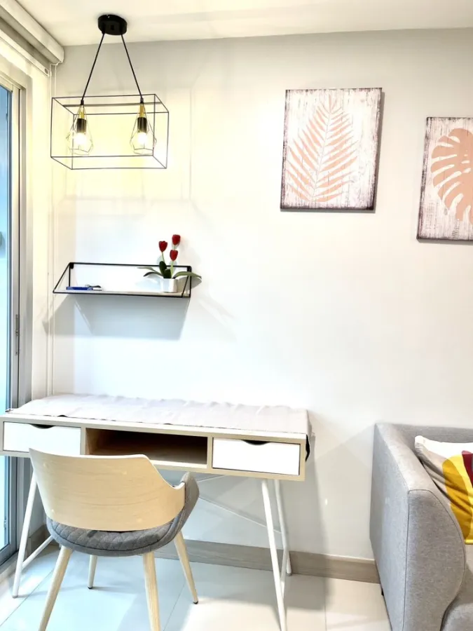 Urgent rent !! The Condo The Clover Thonglor Condo, good location, ready to stay, convenient to travel, do not miss !!