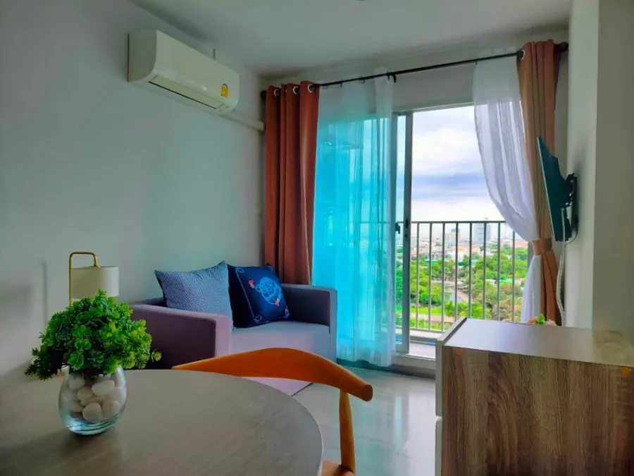 For rent: The Trust @ BTS Erawan, 1 bedroom, 1 bathroom, fully furnished. Convenient location. Book now!