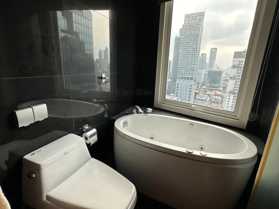 Condo for sale, The Infinity Sathorn, 19th floor, view of King Power Mahanakhon building, complete here, hurry and reserve today.