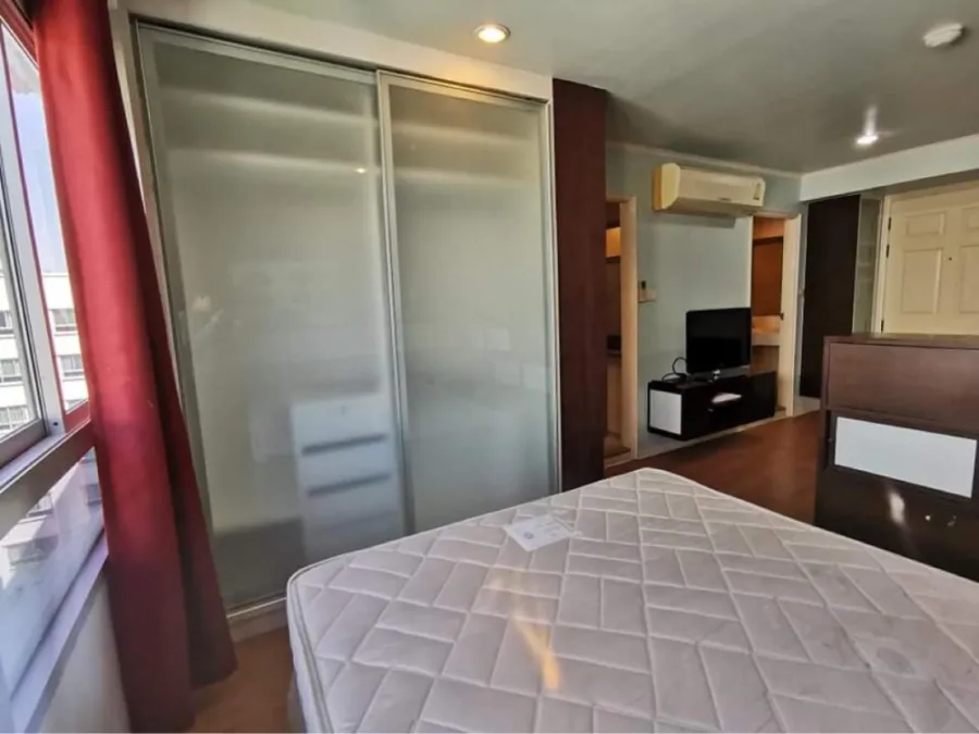 Sell/rent Lumpini Ville Condo, Cultural Center, Building A2, 8th floor, ready to move in, convenient to travel, don't miss it!!