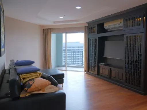 For rent: Belle Grand Rama 9, 23rd floor, city view, nice decorated room, stylish, very premium decoration, reserve now.