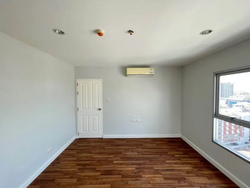 For rent Thana Arcadia ห้องริมไม่ติดห้องอื่น มีพื้นที่ใช้สอยเยอะ ราคาดี รีบย้ายมาจองเลยจ้า อย่ารอช้า