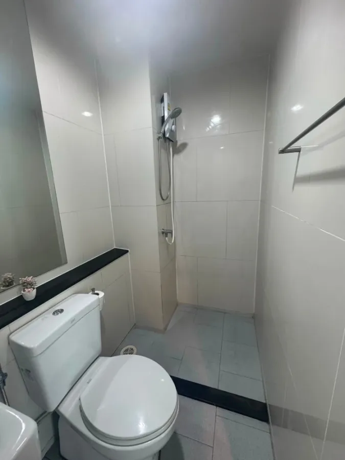 Aspire Erawan condo for rent. Fully furnished, just bring your belongings and move in!