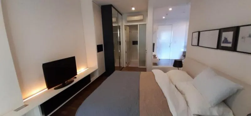 ให้เช่า The Room สุขุมวิท 62 ขนาด 45 ตร.ม. ชั้นเดียวกับสระว่ายน้ำ เฟอร์ครบ มีเครื่องซักผ้า รีบเลย