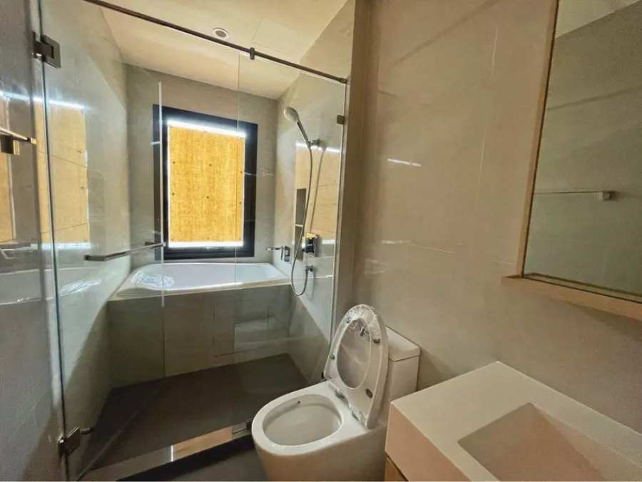 Urgent sale, Maru Ekamai 2 condo, golden location, near shopping areas, convenient to travel, do not miss!!