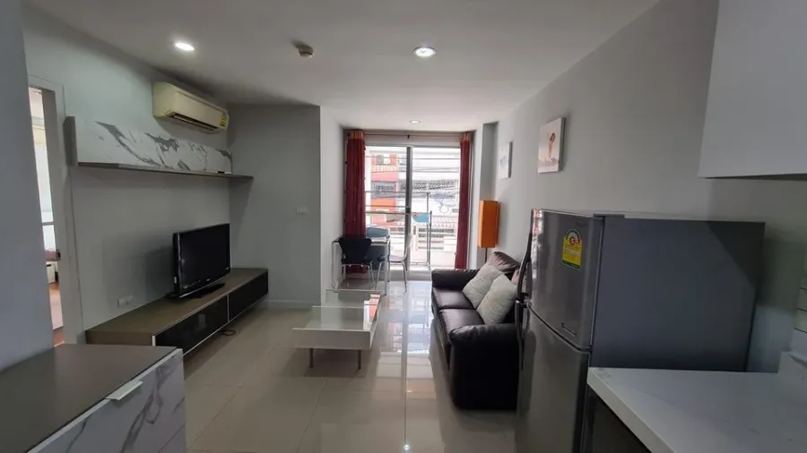 Condo for sale, Wish @ Siam, 2nd floor, corner room, spacious, private, don't wait, reserve now.