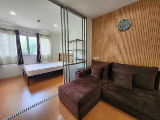 For rent: Lumpini Condo Town Ramintra-Lad Phrao, separate room with complete decorations, book now.