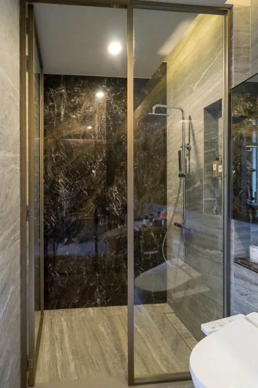 Condo sales down, The Esse Sukhumvit 36, east city view, do not wait.