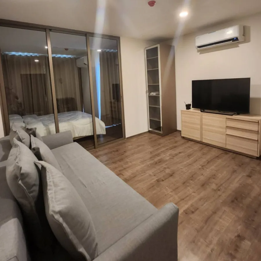 ให้เช่า Aspire Pinklao-Arun Ammarin ชั้น 5 วิวสระว่ายน้ำ พร้อมห้องตกแต่งอย่างดี รีบจองด่วนๆ