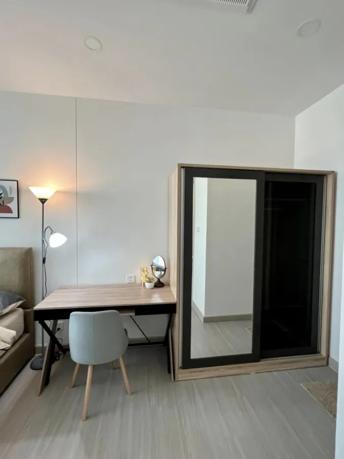 For rent, Supalai Premier, Si Phraya-Samyan, quiet, spacious room, comfortable bed, just come and move in.