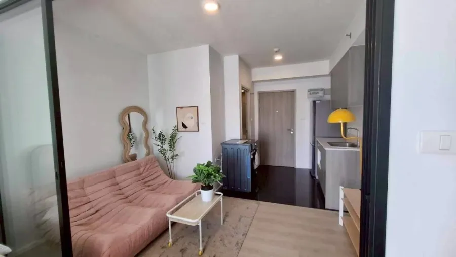 For sale or rent: A Space Mega condo, ready to move in, with well-divided zones. Book now, don't miss out!