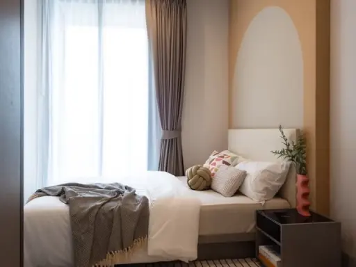For rent OKA HAUS Sukhumvit 36, beautifully decorated in a café style, ready to move in immediately, book now!