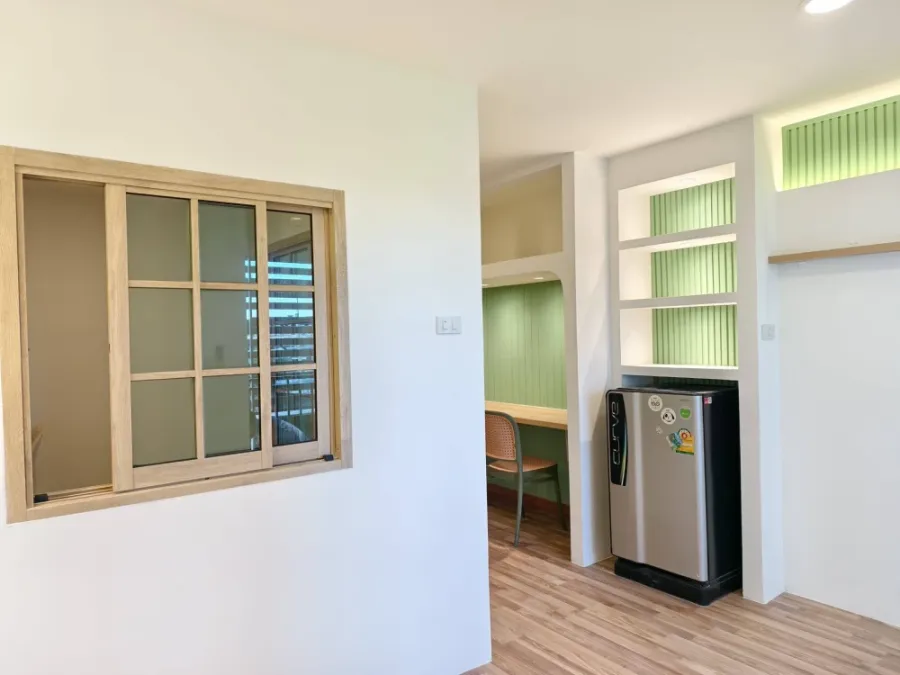 For rent: Regent Home 10 Chaengwattana, 7th floor unit. Beautifully decorated and fully furnished. Don't miss this great opportunity!