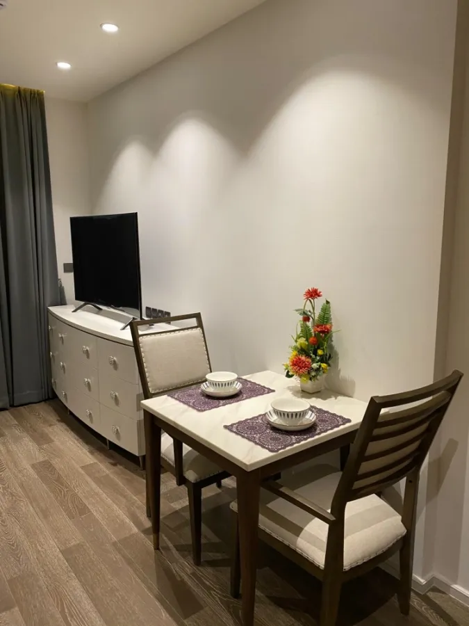 Condo for sale or rent, Muniq Sukhumvit 23, good high floor. Fully furnished Ready to move in