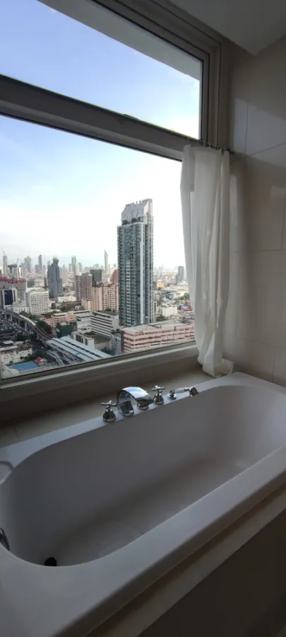 Condo for rent, Villa Ratchathewi, 30th floor, very beautiful view, very spacious room. Ready to move in Don't miss a lot