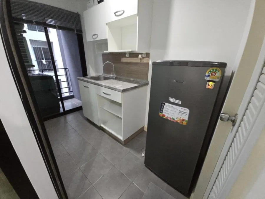 For rent: The Unite Condo On Nut-Pattanakarn, well-separated rooms, clearly divided zones, affordable price, hurry and book now.
