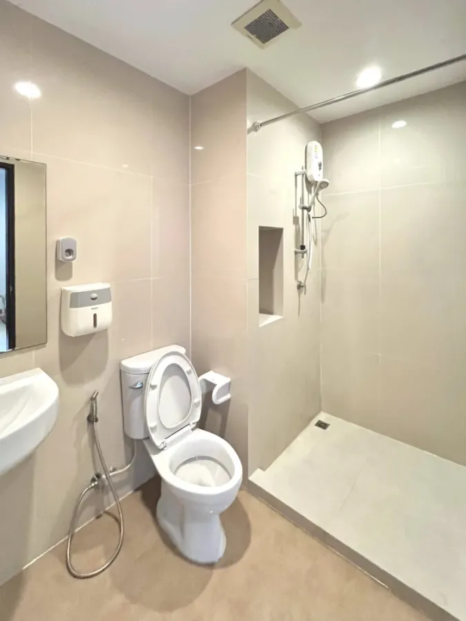 ให้เช่า Condo B-Live Tiwanon ห้องพร้อมอยู่ เฟอร์พร้อม กว้างขวาง จองเลย