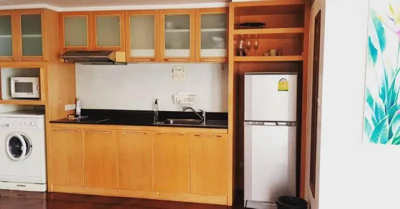 For rent, Urbana Langsuan Condo, beautifully decorated room Fully furnished. Book now.