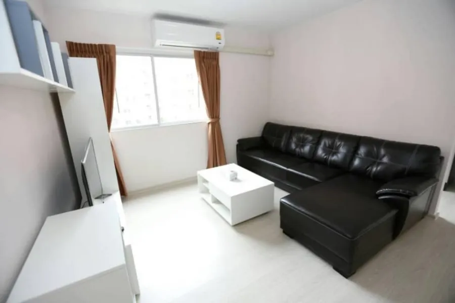 Plum condo park rungsit for rent, phase 3, 2 bedrooms, 1 bathroom, 5th floor, beautiful pool view If interested, hurry to reserve.