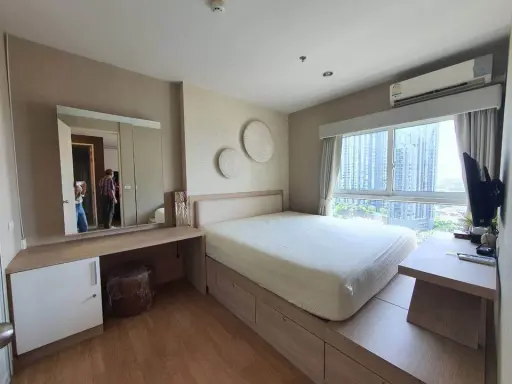 For rent, The Parkland Grand Taksin, 15th floor, swimming pool view, fully furnished, ready to move in, book now, urgent. images