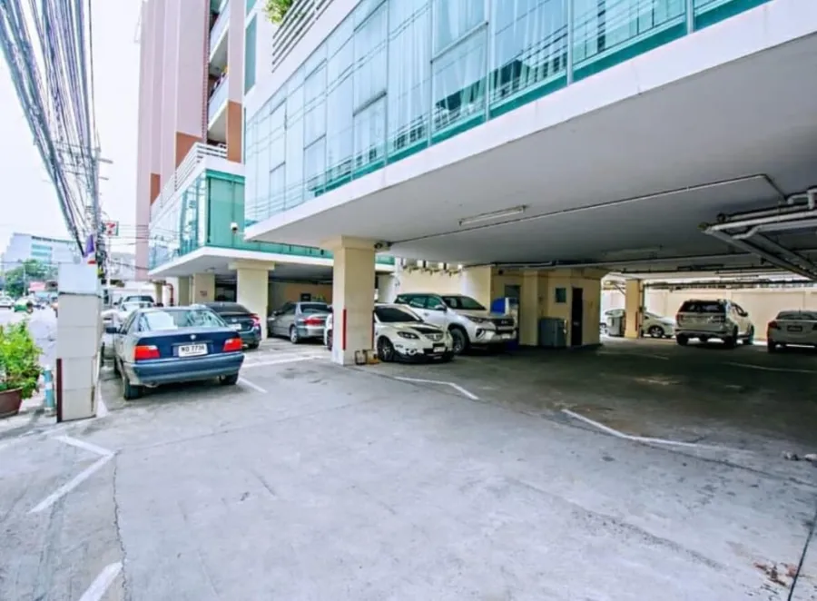 For sale, for rent, Prachaya Place, Ratchada-Huai Khwang 2, spacious room, airy, fully furnished, don't just look.