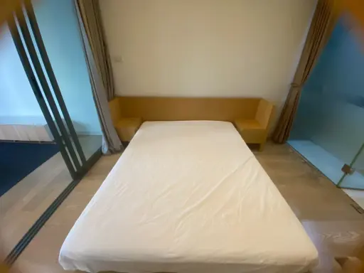 Condo for rent at Siamese Giaio Sukhumvit 31. Spacious room with ample living space. Great price! Book now, don't miss out! images