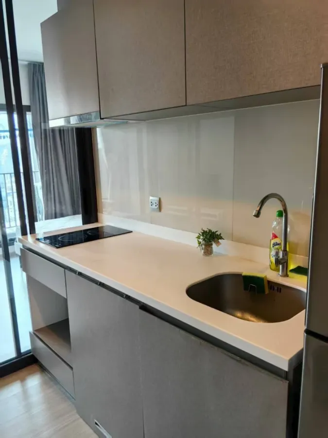 For rent: Life Asoke-Rama 9, studio room, fully furnished and equipped with appliances. Just bring your bags and move in!