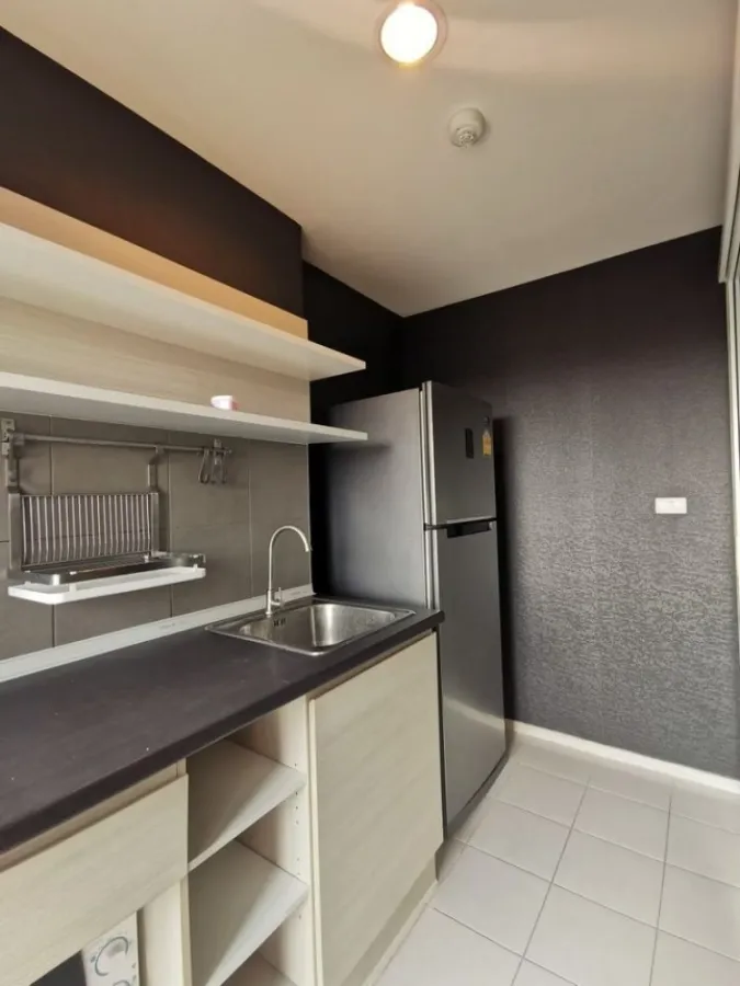 Condo for rent Aspire Ratchada-Wong Sawang Nicely decorated room Put wallpaper in the whole room If you miss it, you will regret it quickly.