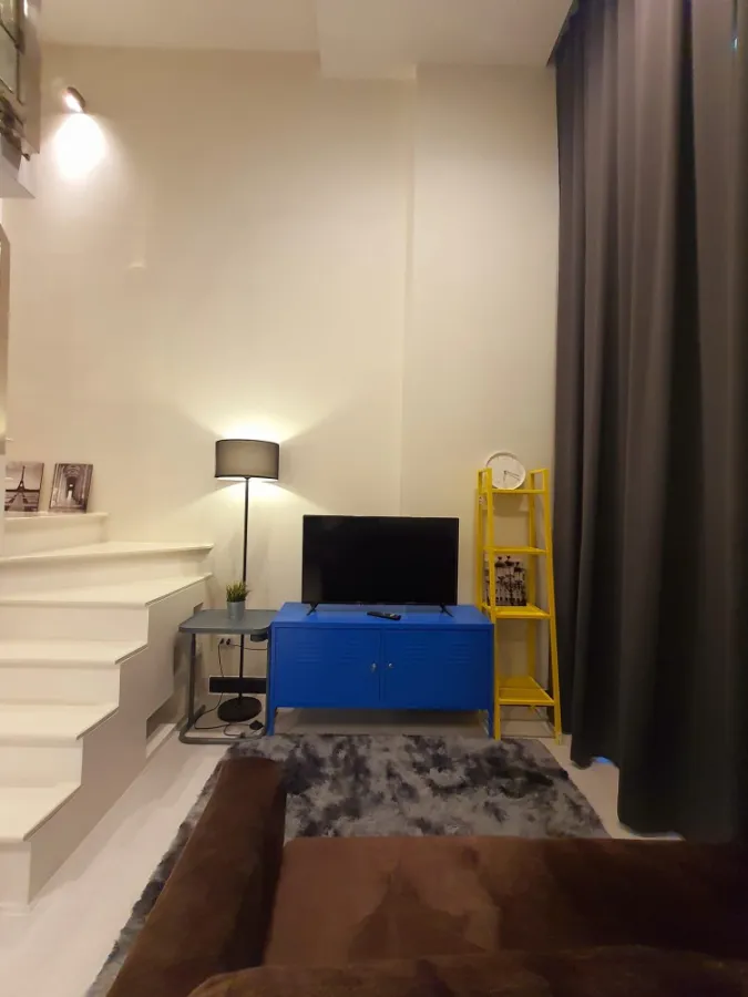Sale / rent Thames Residence Condo, not hot, fully furnished, ready to move in, convenient to travel, near the train station
