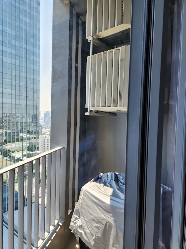ให้เช่า Triple Y Residence ห้องดีมาก สวย ตั้งอยู่ในสามย่านมิตรทาวน์ ชั้นใต้ดินเชื่อมกับ MRT สามยย่าน