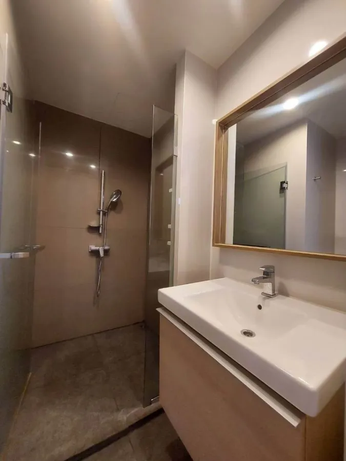 Condo for sale, The Capital Ekkamai-Thonglor, 2 bedrooms, 2 bathrooms, corner room, privacy, good price, hurry and reserve now.