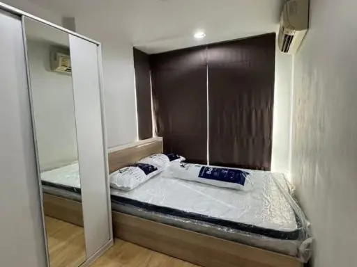 ให้เช่า A pool condo บางนา ห้องมุม ชั้น 4 ได้หน้าต่างบานใหญ่ พร้อมวิว 2 ด้าน รับลมดีมาก รีบคว้าไว้เลย