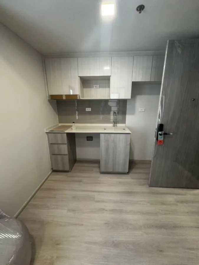 Selling down payment for COBE Ratchada Rama 9, 5th floor unit. Prime location, fully furnished. Book now!