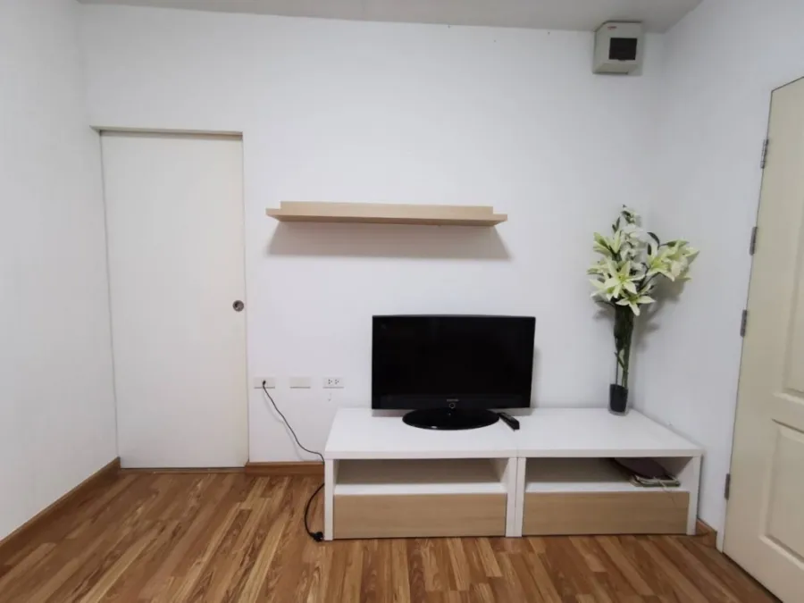 For rent: The Seed Phaholyothin 14, spacious room. There is a lot of usable space, economical prices, only here.