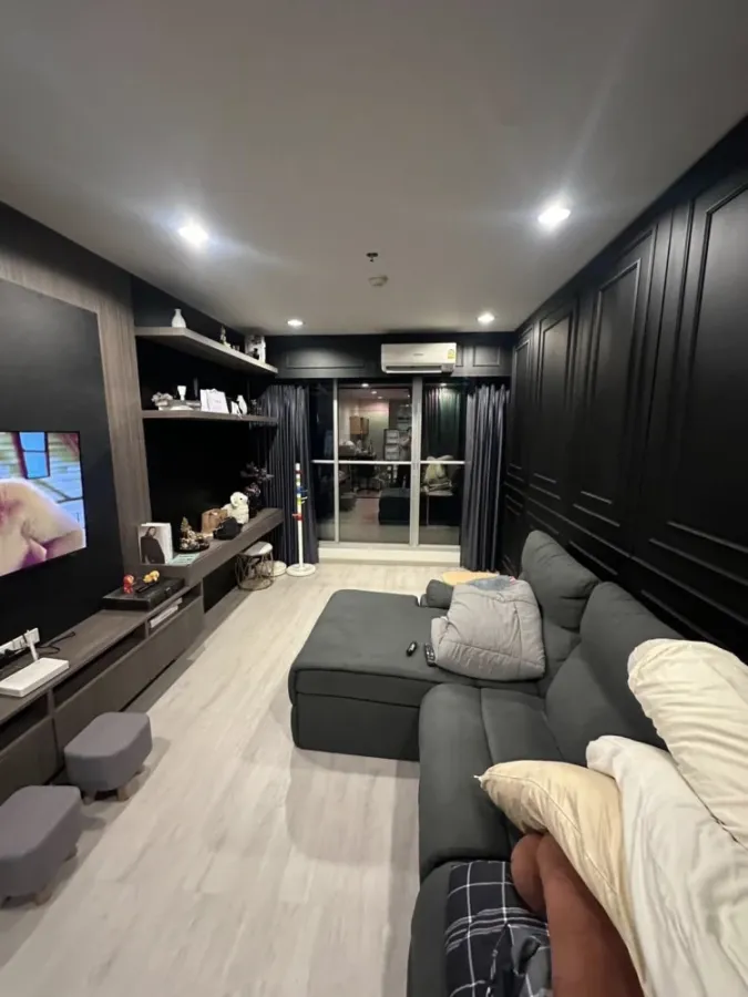 For rent: The Address Siam, 8th floor, large 2-bedroom, 2-bathroom unit with locked parking space. Don't miss out!