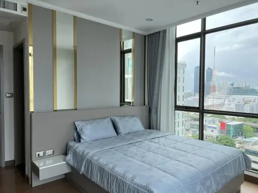 For rent, Supalai Oriental, Sukhumvit 39, high floor, great view, extremely spacious room. Ready to move in. Hurry up to reserve.