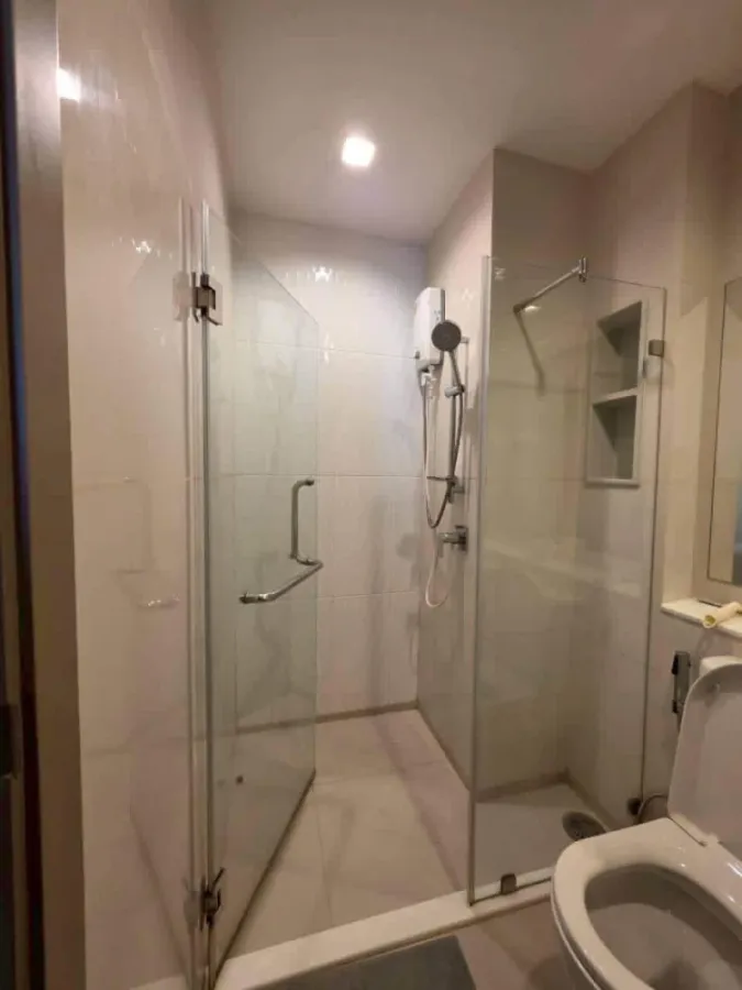 For rent: Life Asoke Hype, 1 bedroom, 1 bathroom. Great location, beautiful view, fully furnished. Book now!
