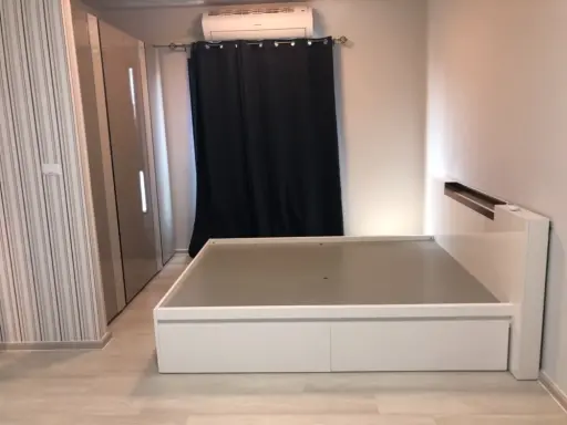 For rent: UNIO Ramkhamhaeng - Serithai, 8th floor, pool view, fully furnished, nice to live in, book now before it's gone.