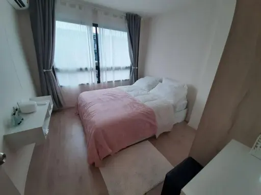 Rent Icono Green Space Sukhumvit 77 Phase 1, spacious room, quick pool view images