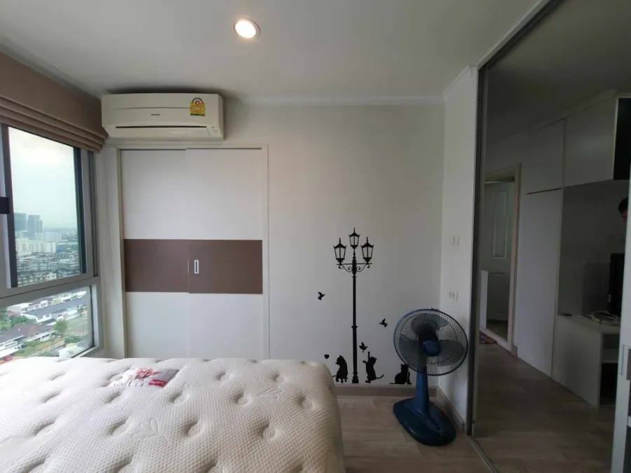 For rent, Lumpini Place Ratchayothin, north side, not hot room, 19th floor, beautiful view, fully furnished, just come and move in.