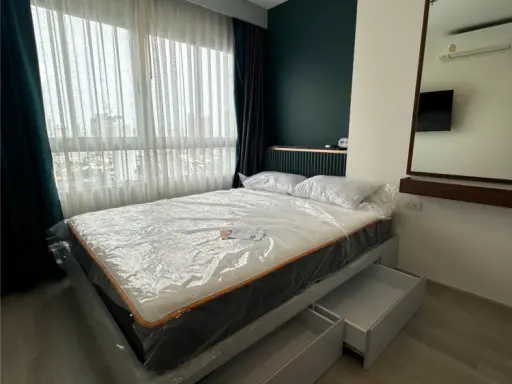 For rent: Elio Sathorn-Wutthakat. A lovely room in a prime location, with coordinated decor and complete amenities. Book now!